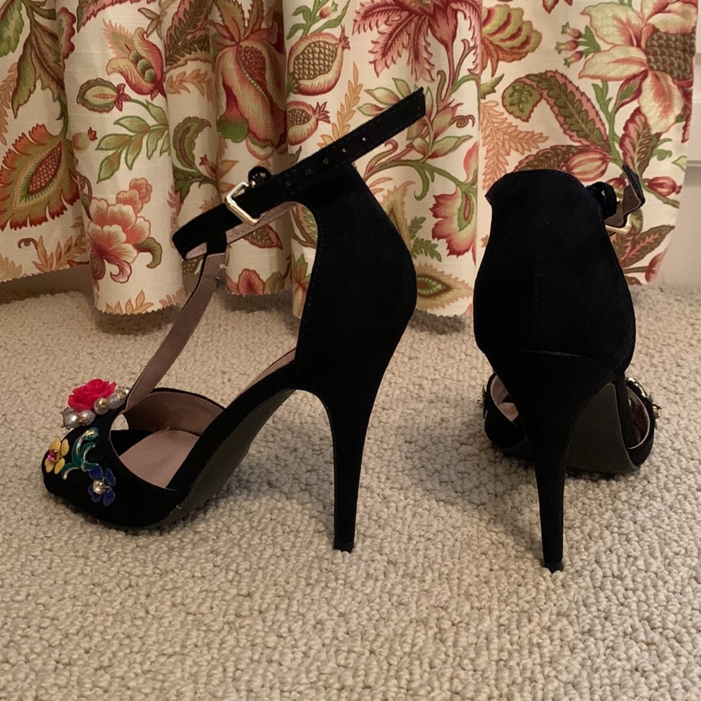Betsey Johnson pumps - Picture 2 of 6